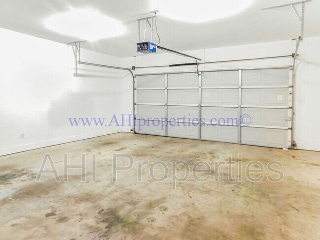 Building Photo - 4980 Paradise Lake Cir