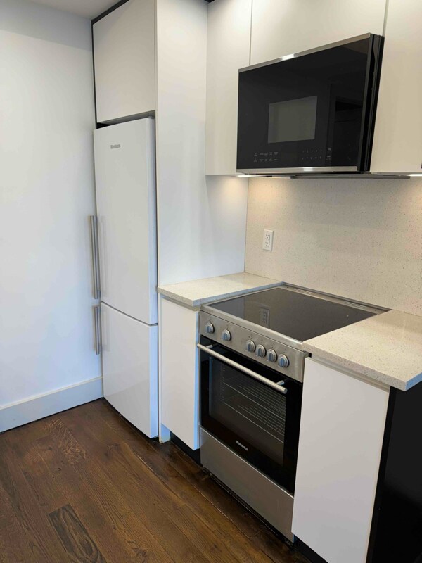 Foto del edificio - 150 Lenox Rd