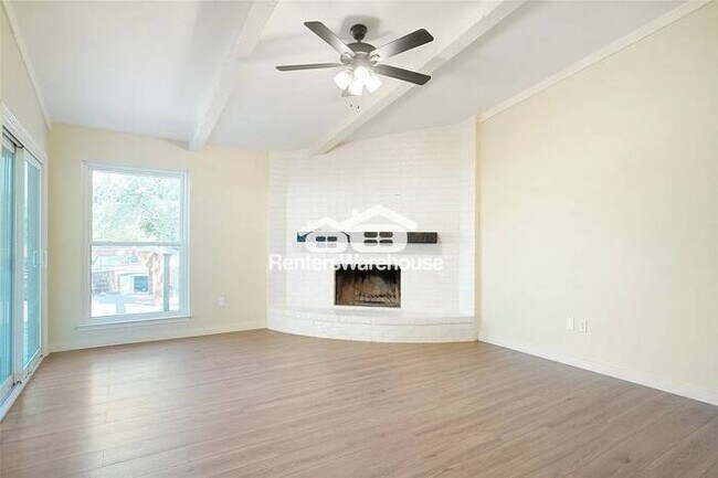 Foto del edificio - Updated home in Bedford! Ready for move-in