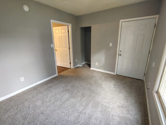 Building Photo - 1218 S 18th St