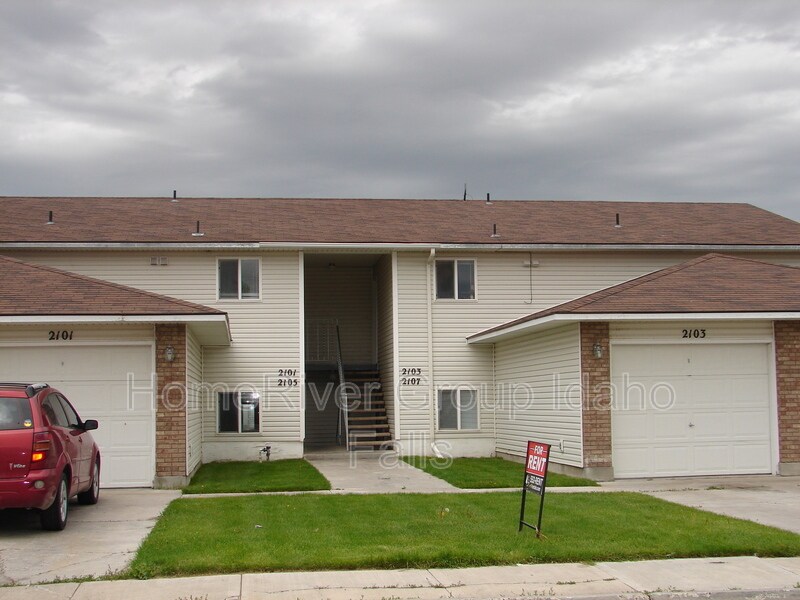 Primary Photo - 2105 Meppen Dr