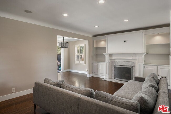 Building Photo - 2963 Virginia Ave