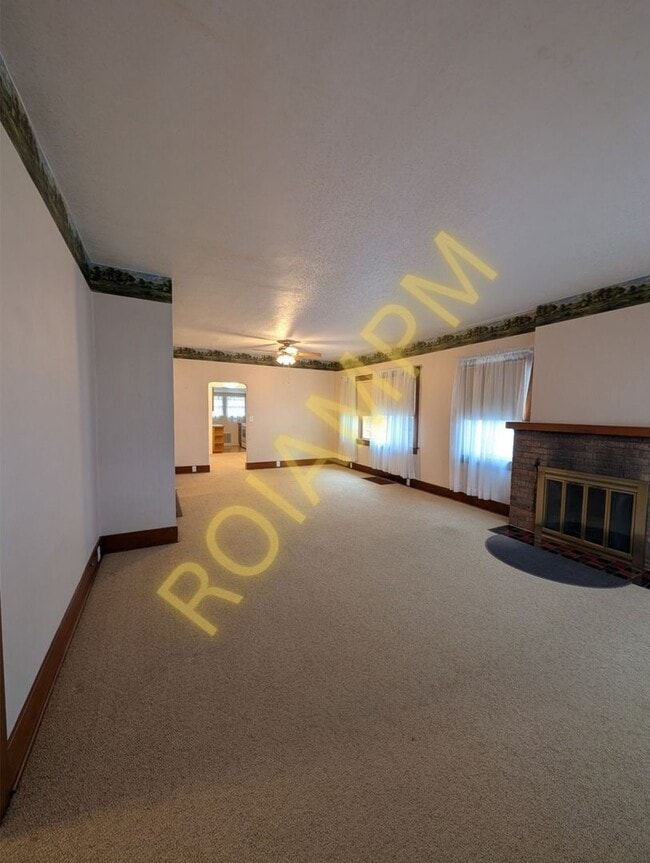 Building Photo - Charming Vintage 2 bed 1 bath home