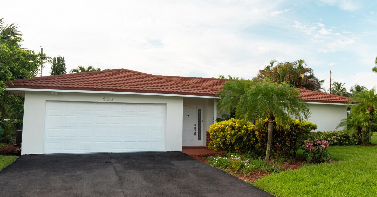 Foto principal - 905 Sunset Rd
