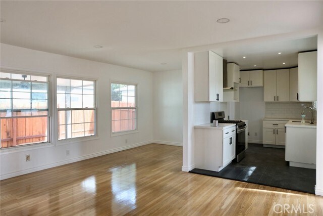 Foto del edificio - 728 W E St