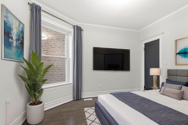 Foto del edificio - 615 E 60th St