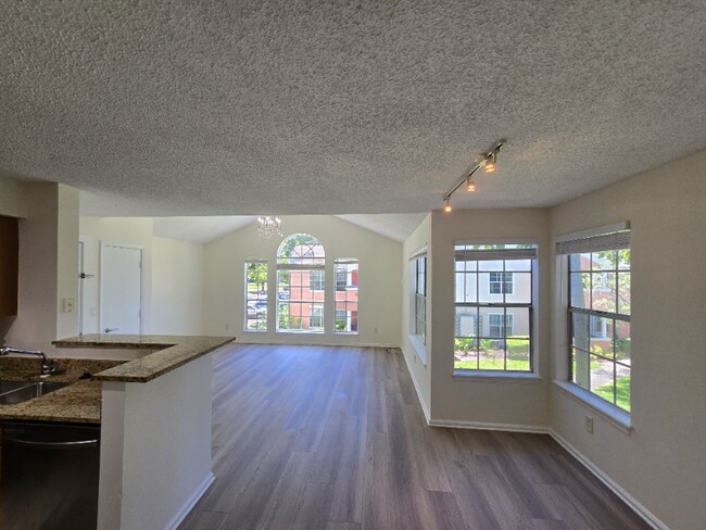 Building Photo - 1125 Crystal Way