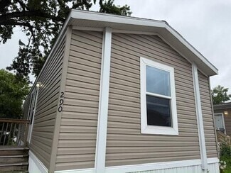 Building Photo - 290 Mallard Ln