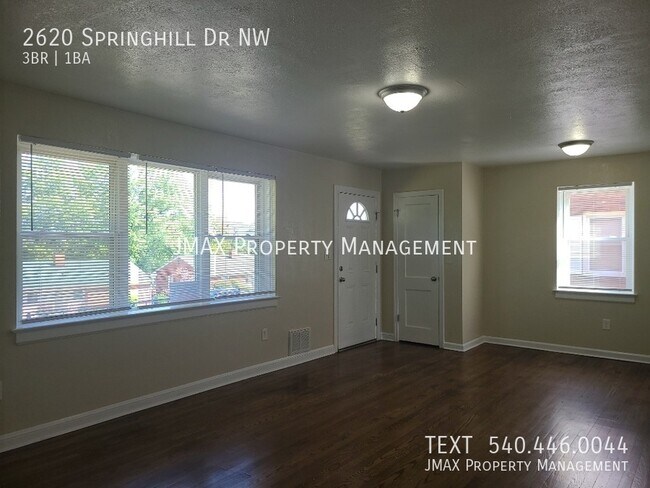 Foto del edificio - 2620 Springhill Dr NW