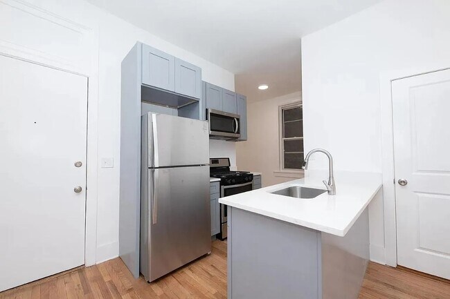 Foto del edificio - 1140 N Winchester Ave