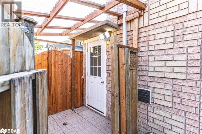 Building Photo - 1 Shady Glen Crescent