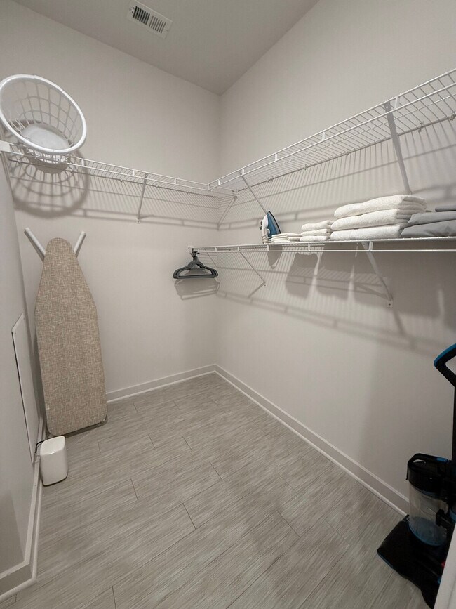 Foto del edificio - 1270 Spring St NW