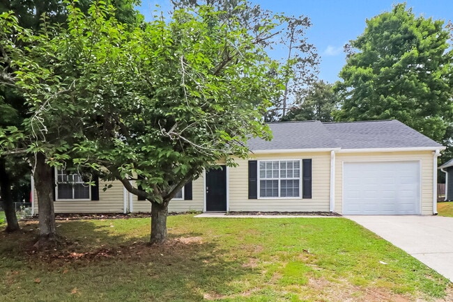 Building Photo - 4961 Hampstead Ln