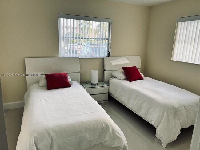 Foto del edificio - 8101 SW 24th Ct