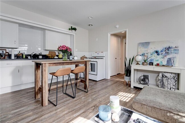 pequeño Kitchener - 1010 8th St