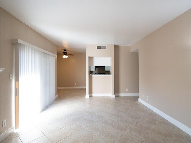 Building Photo - 6500 Harbor Town Dr