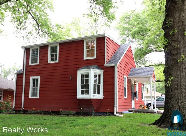 Building Photo - 3 br, 2 bath House - 4335 South 52nd Street
