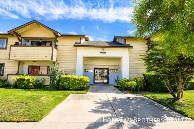 Building Photo - 11120 Arminta St