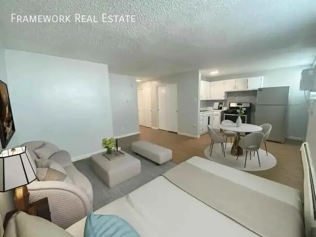 Building Photo - 1410 N Moline St