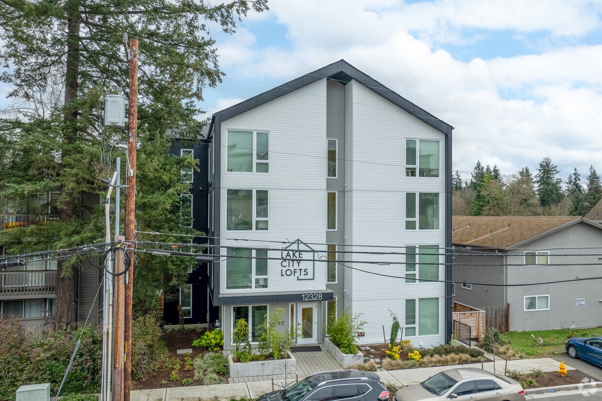 Primary Photo - Lake City Lofts