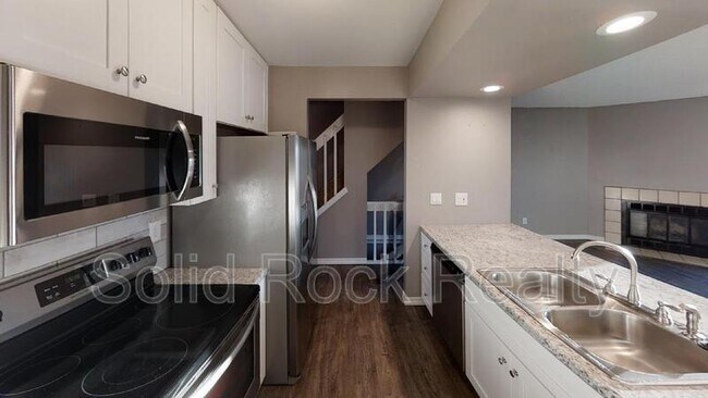 Foto del edificio - 2309 Lexington Village Ln