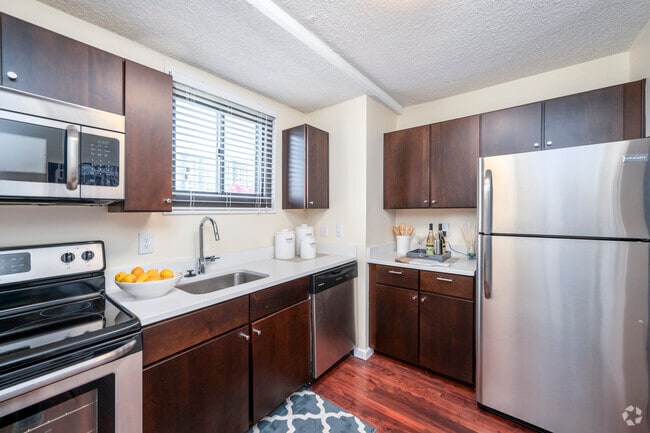 Interior Photo - ReNew Old Town