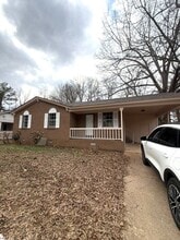 Building Photo - 1029 Hungerford St