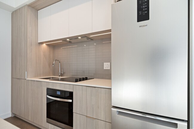 Photo du bâtiment - 395 Square One Dr