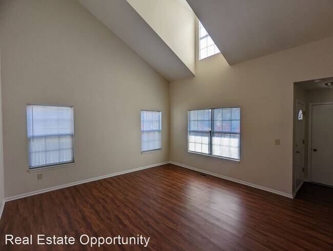 Building Photo - 3 br, 3 bath House - 1750 Rock Creek Dr