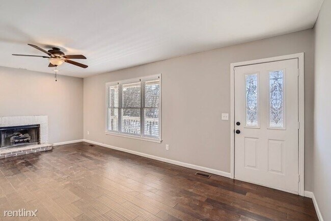 Building Photo - 3 br, 2 bath House - 117 Remington Drive S...