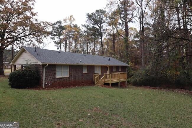 Building Photo - 441 E Northwood Dr