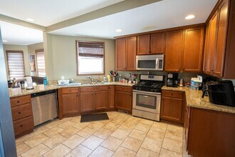 Building Photo - 1101 22nd Ave SE