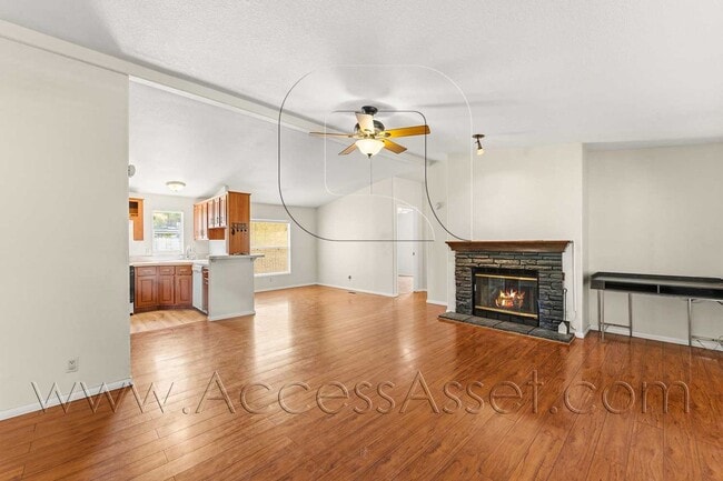 Building Photo - Spacious 3 Bedroom Home with Large Fenced Yard and Two-Car Garage