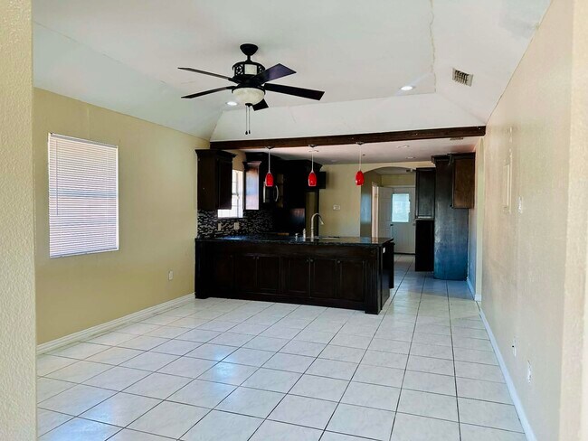 Foto del edificio - 3023 Potomac Loop