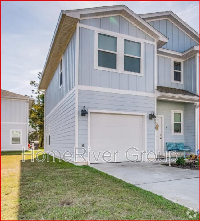 Building Photo - 1019 McLaren Cir