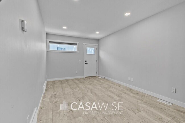 Photo du bâtiment - 8045 Cedric Mah Rd