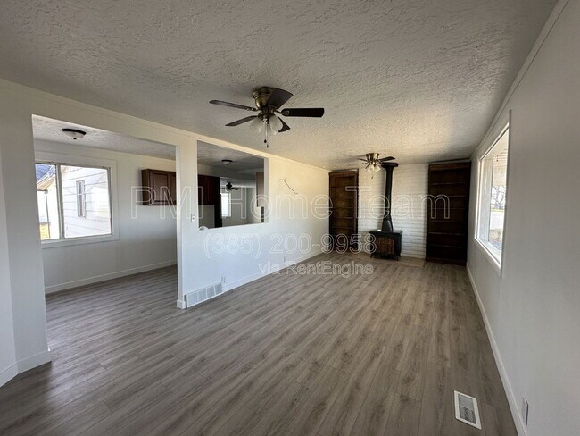 Building Photo - 1122 N 1500 W