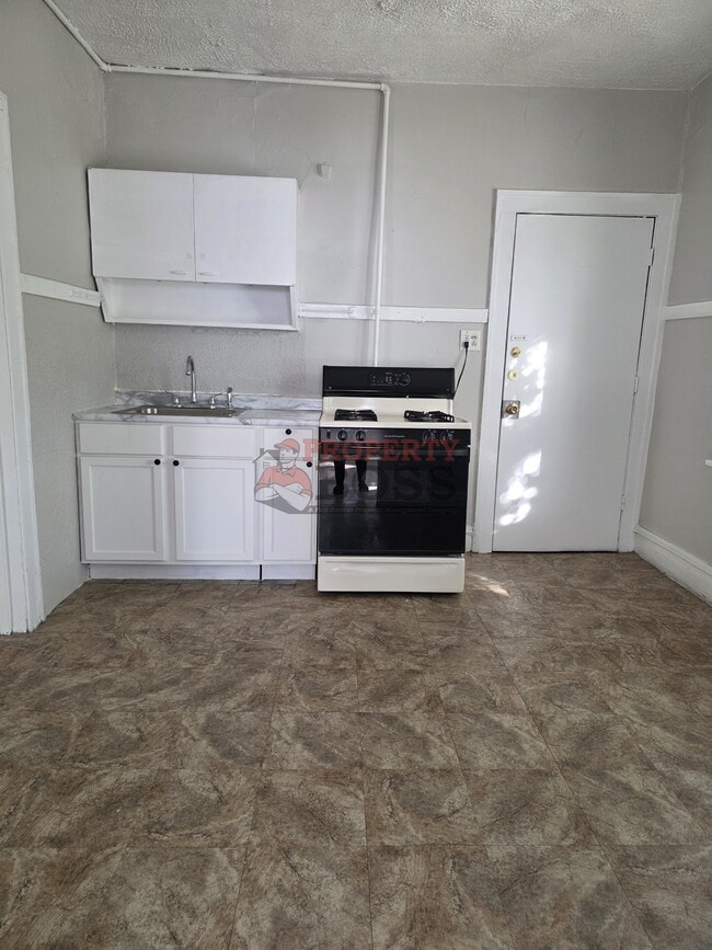 Building Photo - 1086 Harrison Blvd