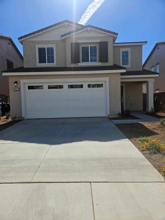 Foto principal - 8532 Woodrose St