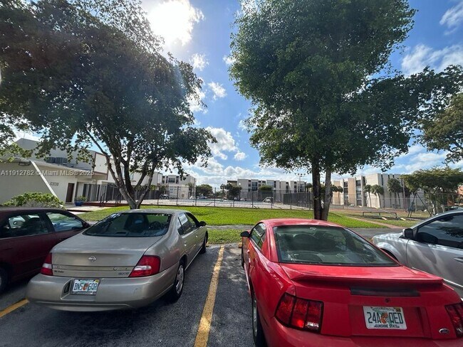 Foto del edificio - 9401 SW 4th St