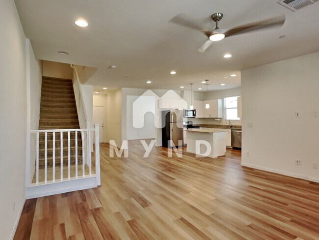 Building Photo - 1041 Via Lombardi Ave