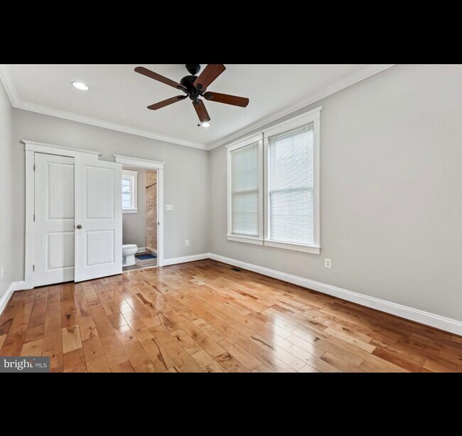 Foto del edificio - 15 N Patterson Park Ave