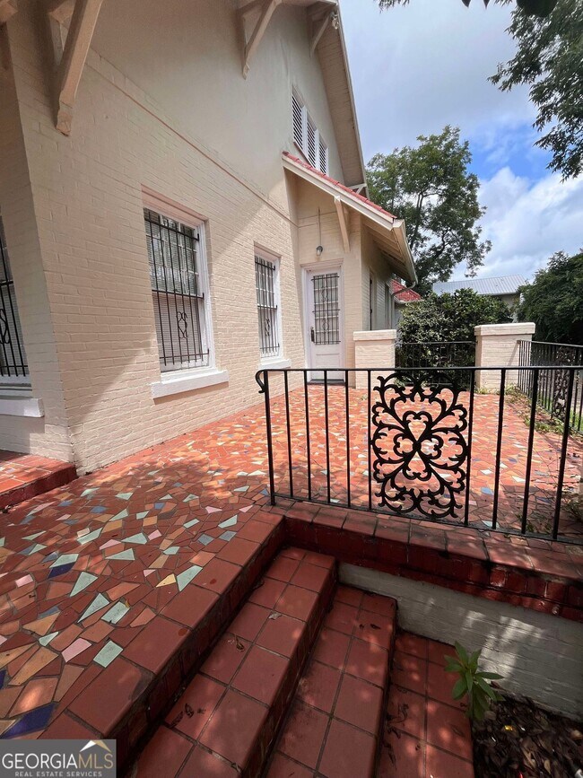 Foto del edificio - 2585 Napier Ave