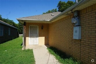 Building Photo - 2113 R. W. Bivens Ln