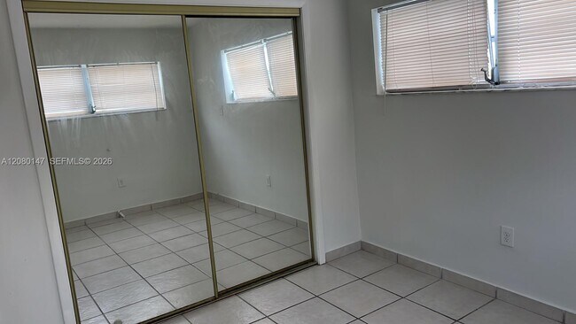 Foto del edificio - 526 SW 64th Ave