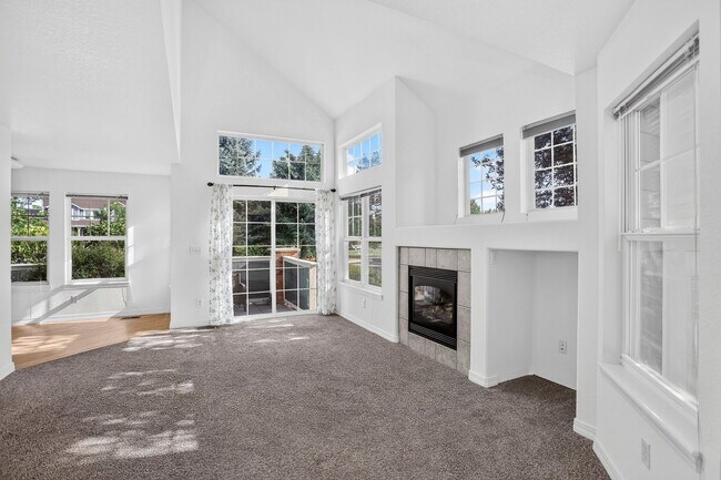 Foto del edificio - 13900 Lake Song Ln
