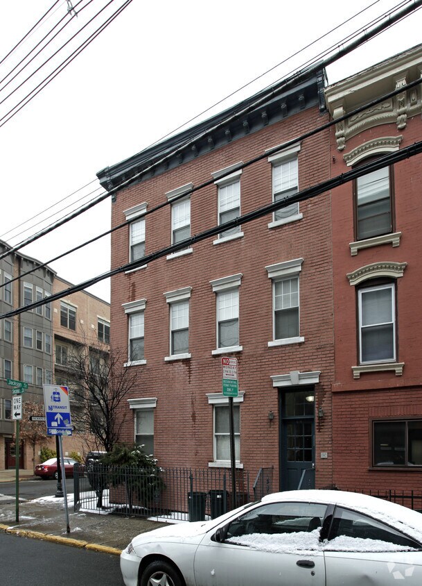 Building Photo - 614 2nd St