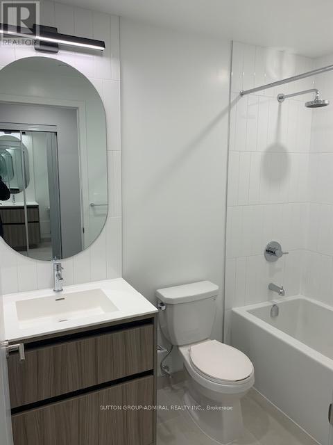 Photo du bâtiment - 7950 Bathurst St