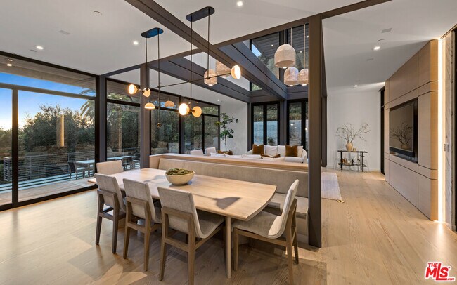 Foto del edificio - 9321 Cherokee Ln