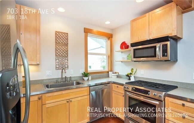 Foto del edificio - 703 18th Ave S